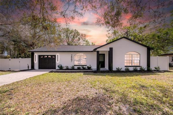 LAURA'S LITTLE FARMS