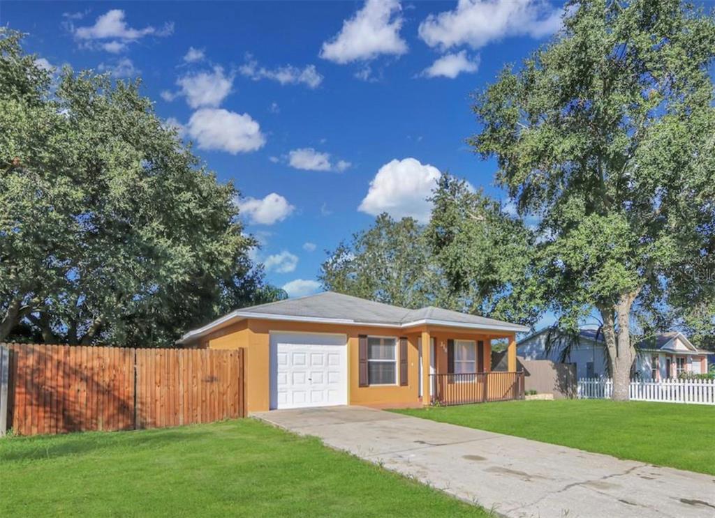 COURTNEY PARK PH 01 - фото