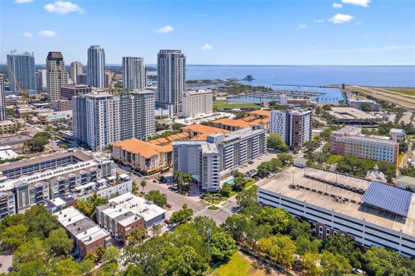 BEACON ON 3RD ST THE