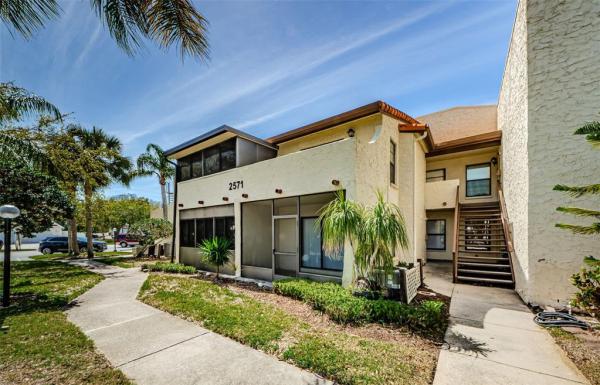 LAKE TARPON VILLAS CONDO