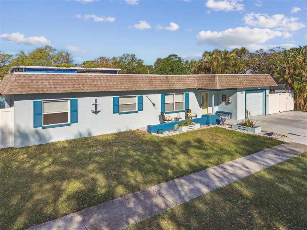 WESTWOOD VILLAGE - фото