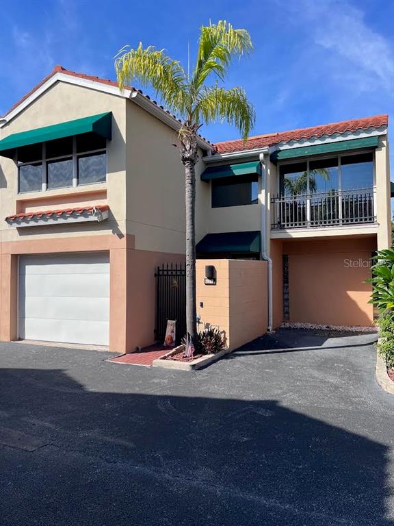 MEDITERRANEAN VILLAGE IN THE PARK - фото