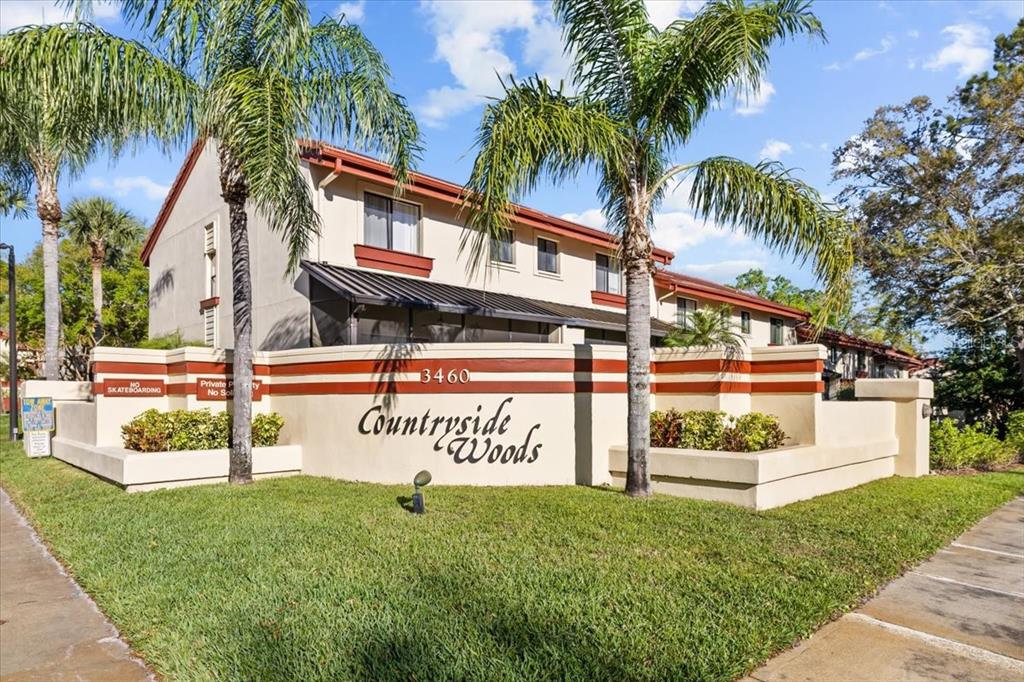 COUNTRYSIDE WOODS - фото