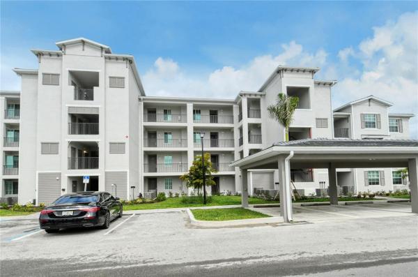 WELLEN PARK GOLF & COUNTRY CLUB