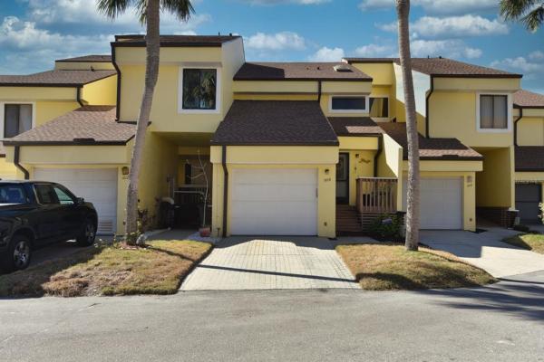 EMERALD POINTE TWNHS PH 05