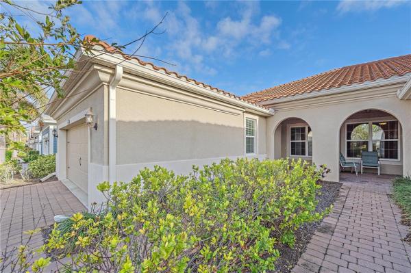 RENAISSANCE/WEST VILLAGE PH 1