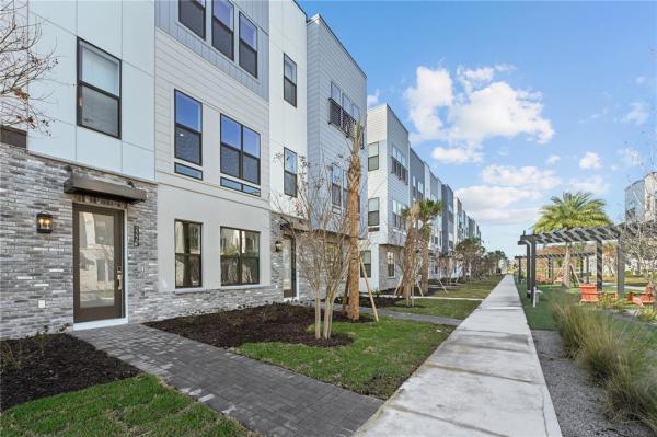 BRIX AT THE PACKING DISTRICT