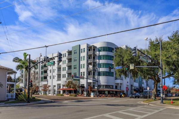 THORNTON PARK CENTRAL CONDO