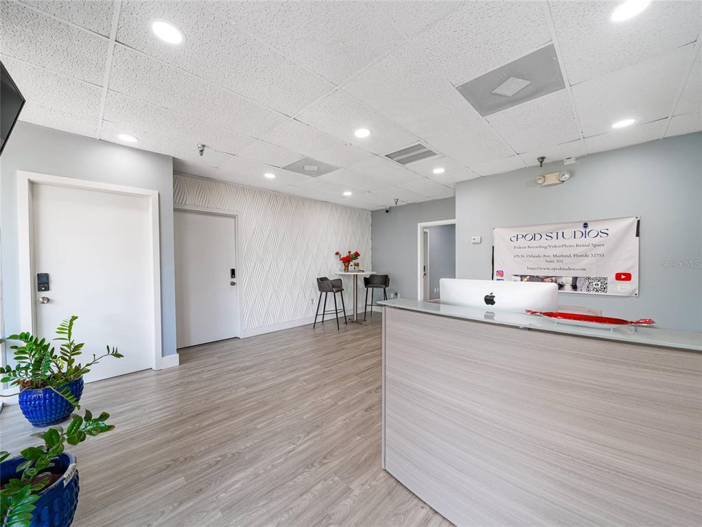 MAITLAND EXCHANGE - фото