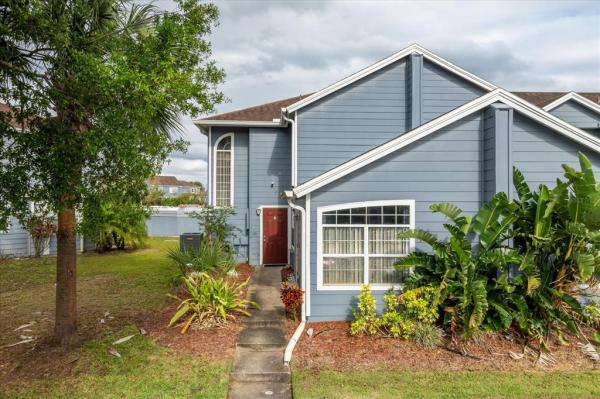 ISLAND CLUB WEST PH 02