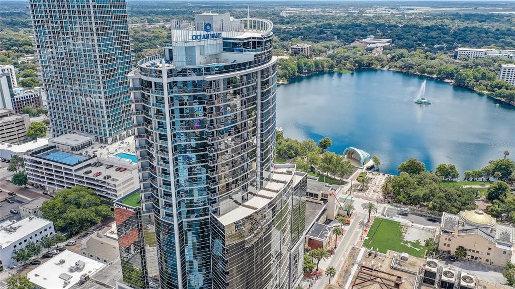 Commercial - фото