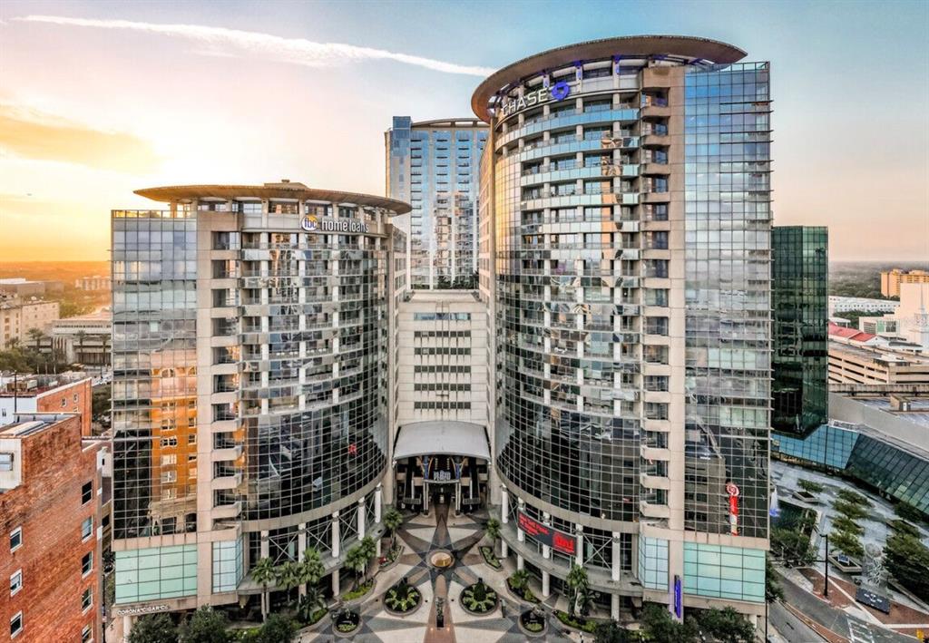 Commercial - фото