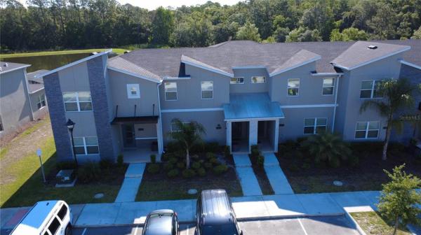 COVE AT STOREY LAKE 5