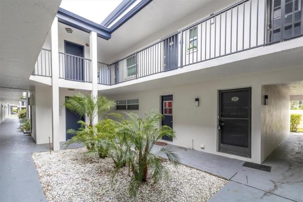 KING ARTHURS COURT CONDO