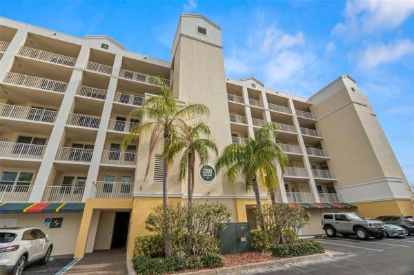 COUNTRY CLUB CONDO AT EAST BAY