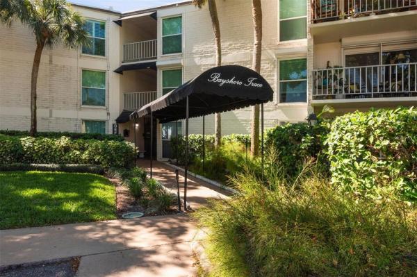 BAYSHORE TRACE CONDO