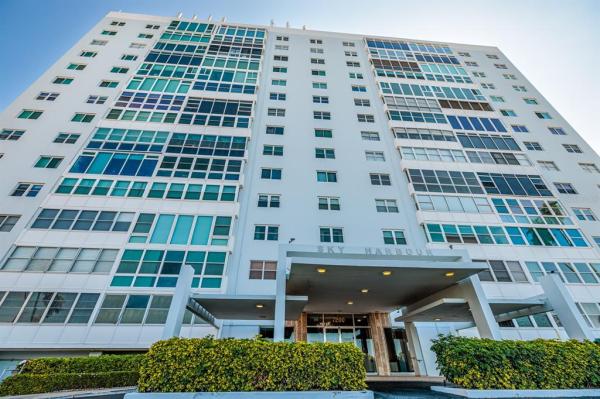 SKY HARBOUR CONDO APTS