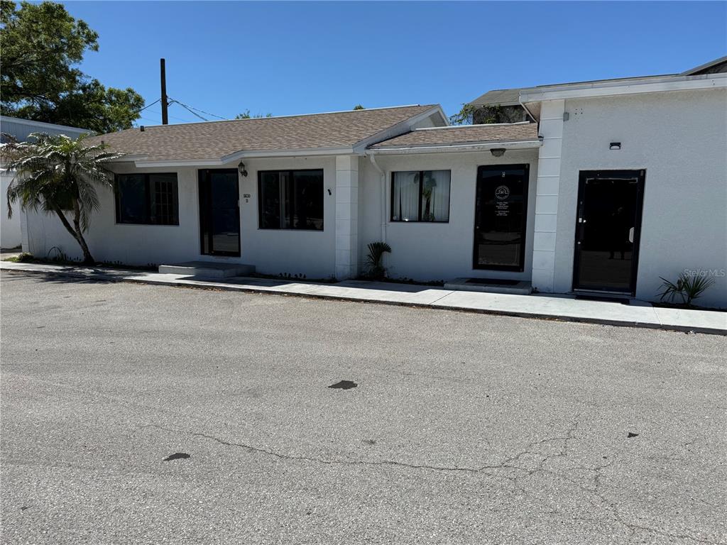 Commercial - фото