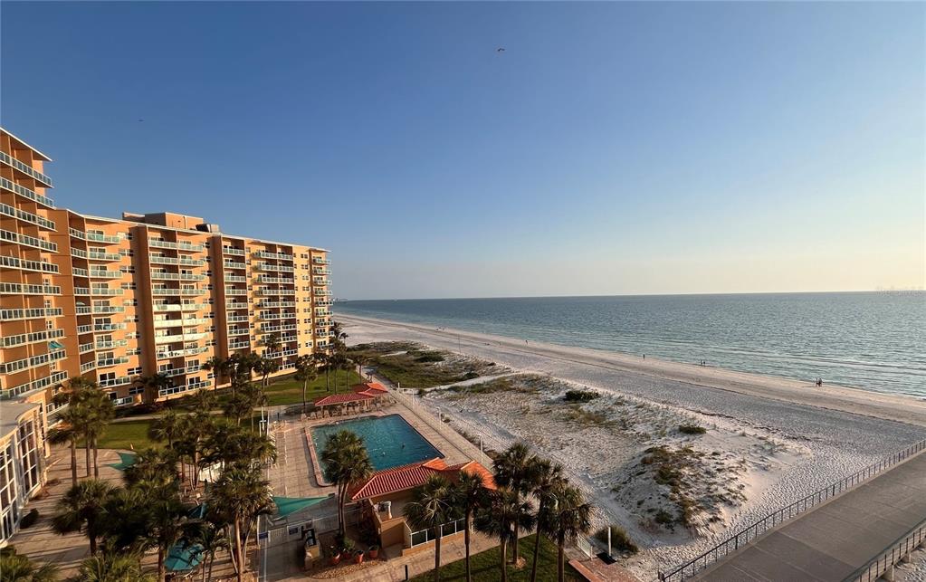 REGATTA BEACH CLUB CONDO - фото