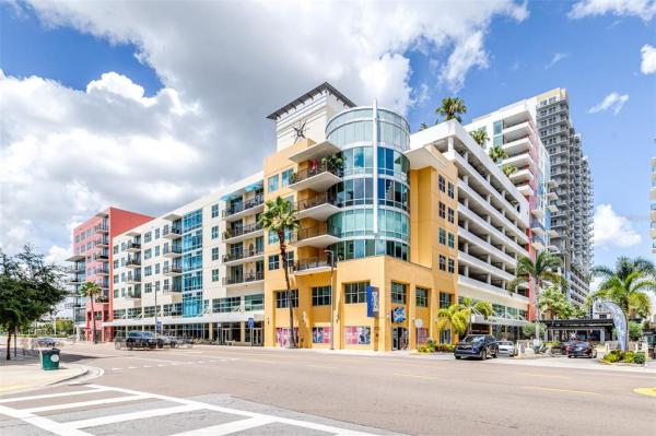 GRAND CENTRAL AT KENNEDY RESID