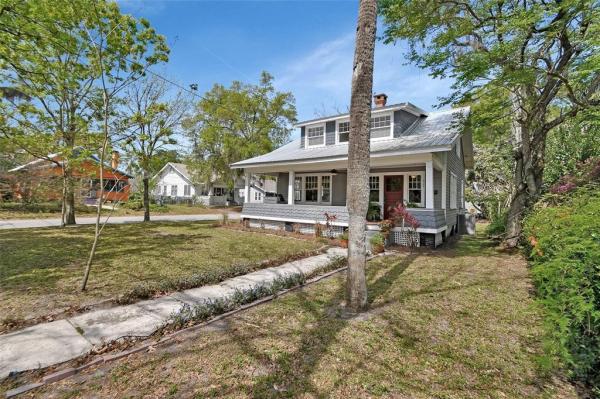 PINECREST BLKS 22 & 23