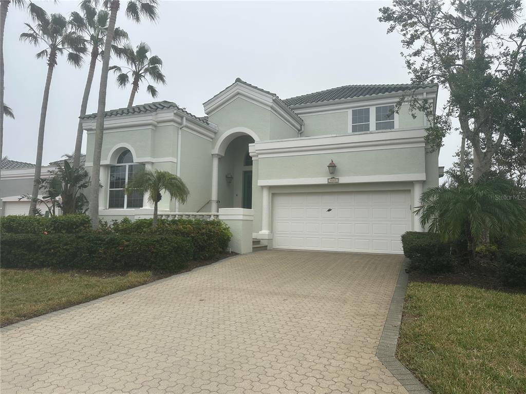 QUEENS HARBOUR - фото