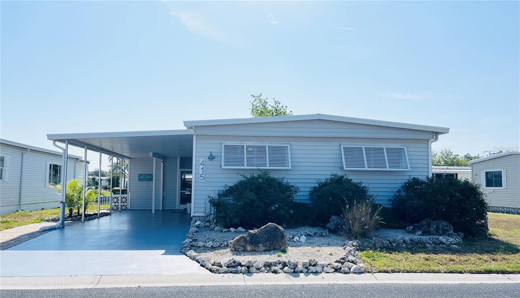 OAKWOOD MANOR - фото