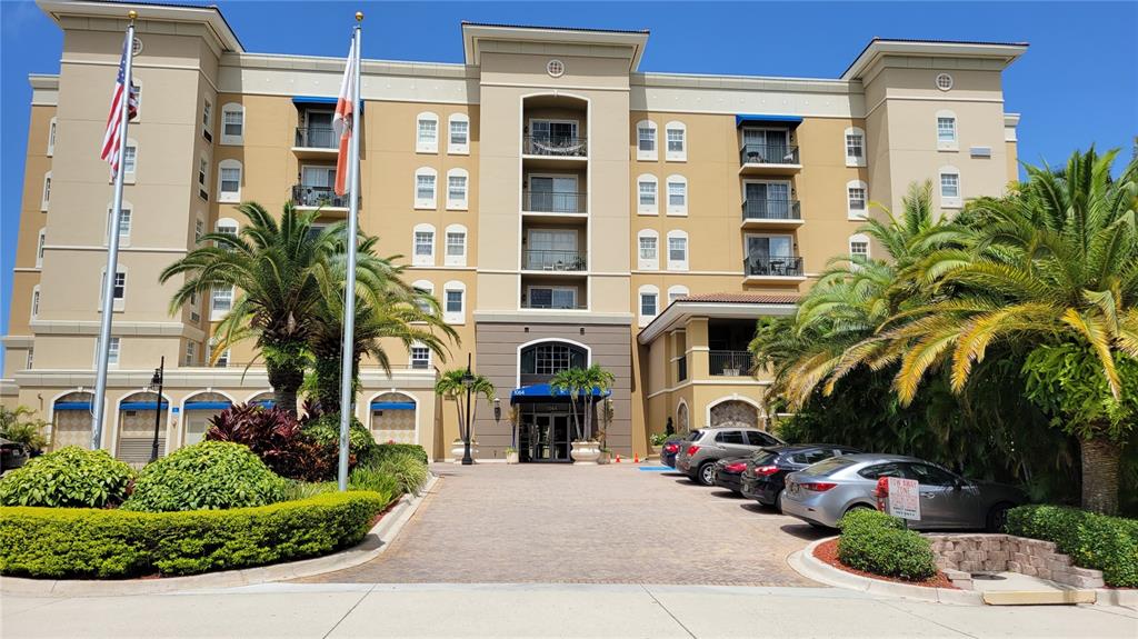 BROADWAY PROMENADE - фото