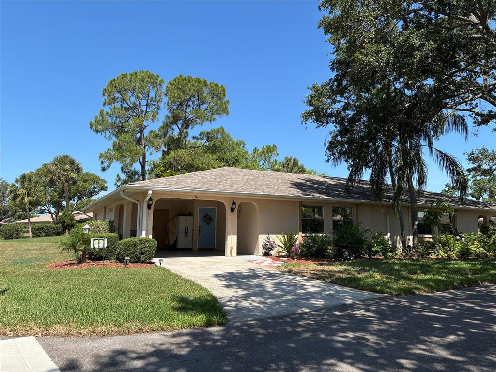 HIGHGATE F CONDO - фото