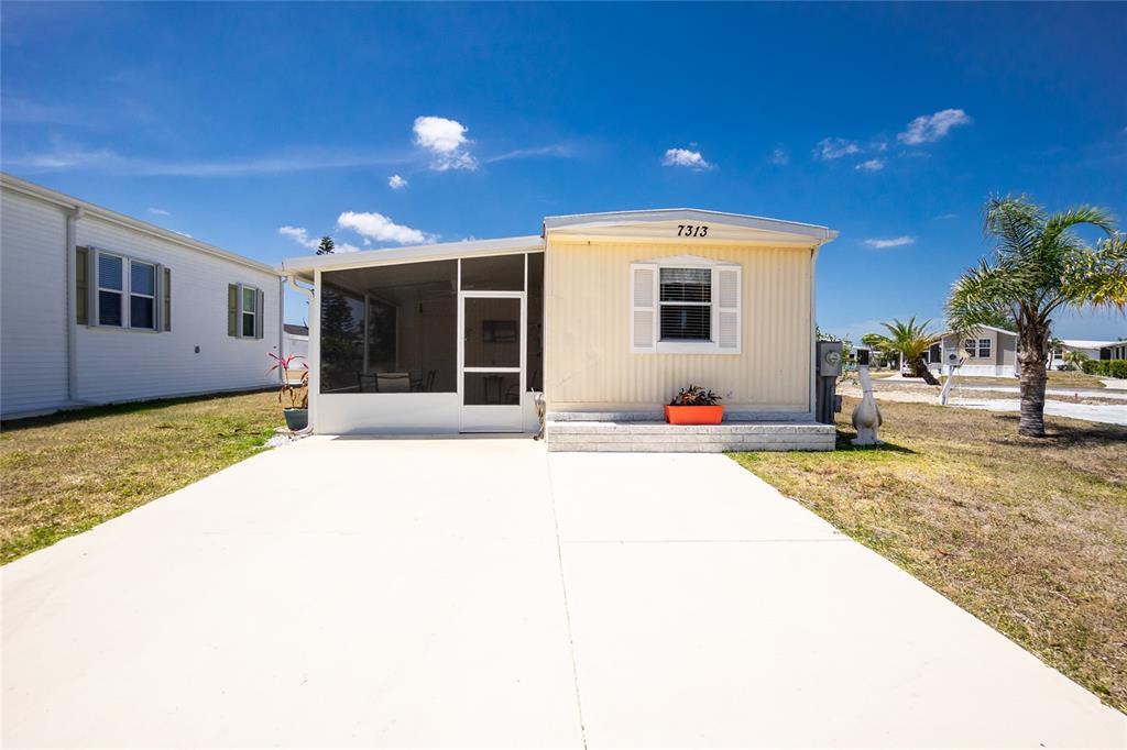 VILLAGE OF HOLIDAY LAKE - фото