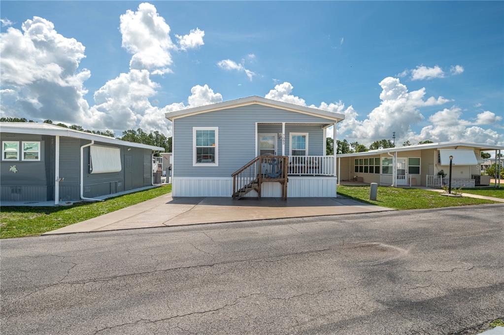 FAIRVIEW VILLAGE - фото