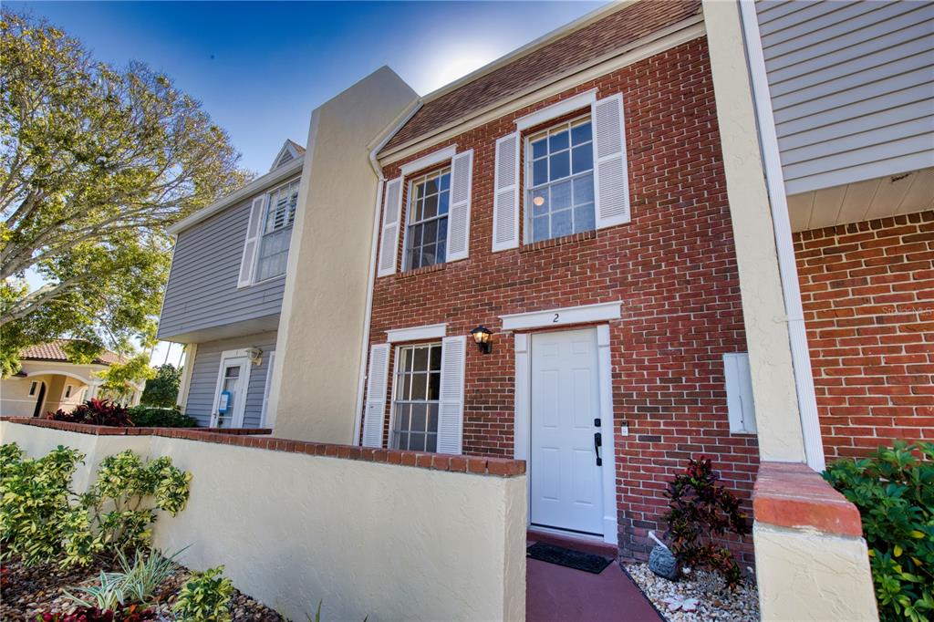 SUTTON PLACE - фото