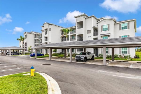 WELLEN PARK GOLF & COUNTRY CLUB