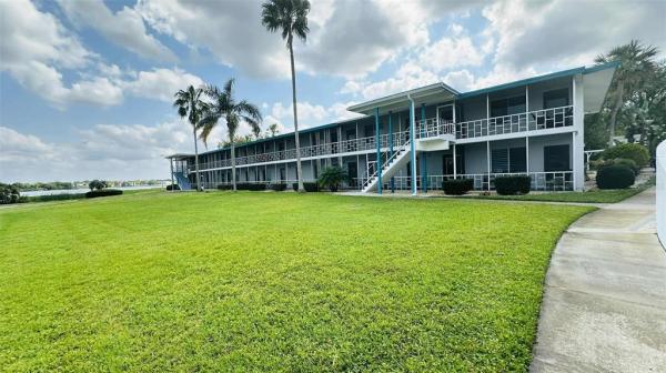 LAKELAND HARBOUR APTS