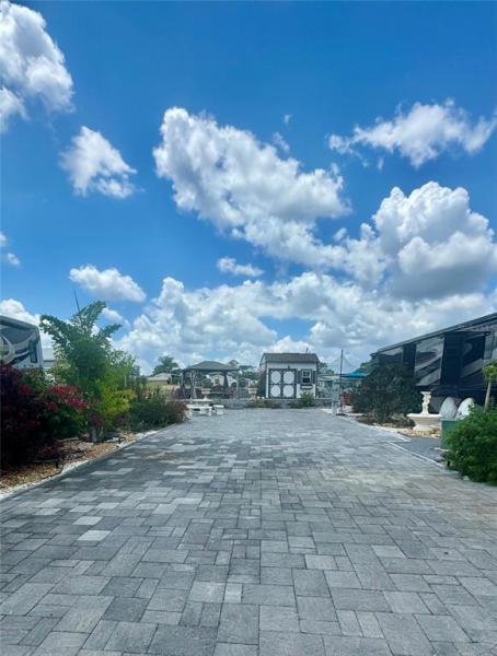 DEER CREEK GOLF & TENNIS RV RESORT PH 03