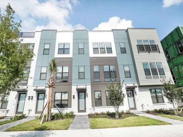 BRIX/THE PACKING DISTRICT