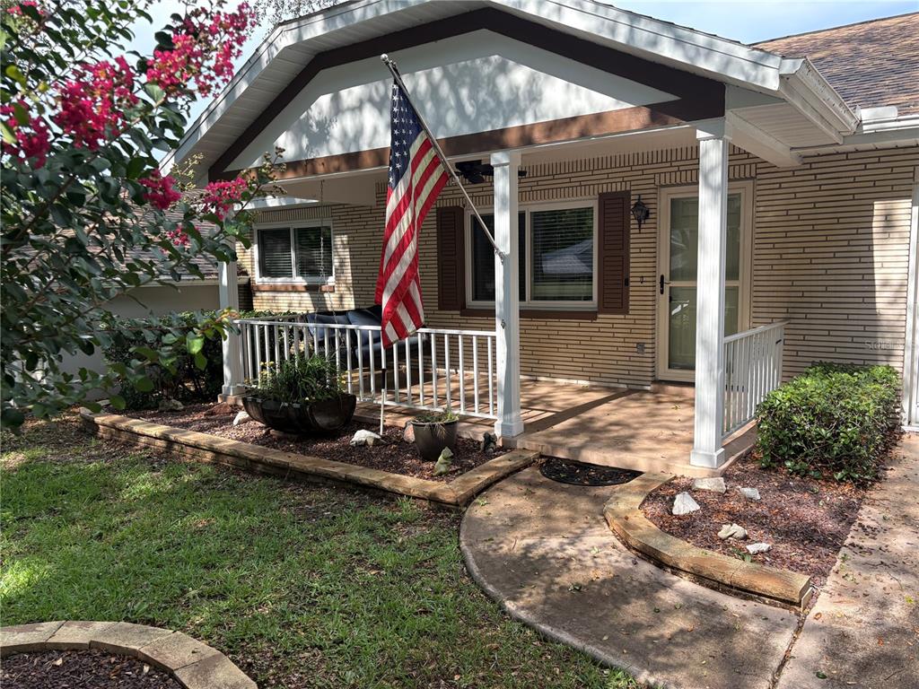 ON TOP OF THE WORLD - фото