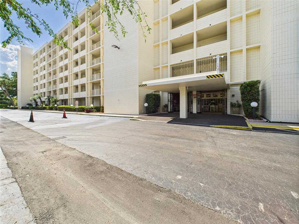 SPRING LAKE TOWERS - фото