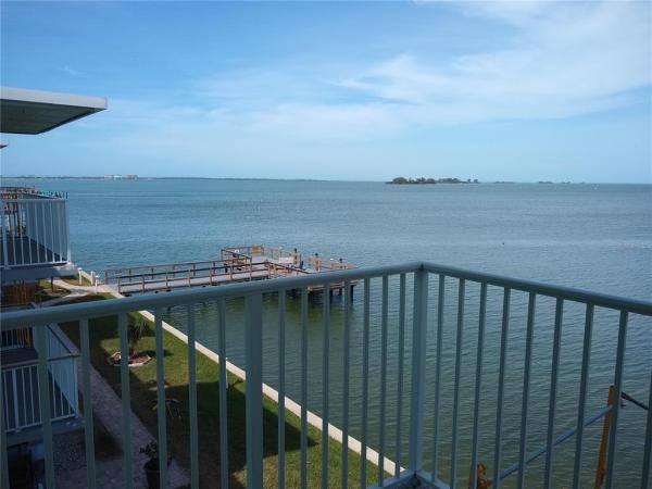 DOLPHIN POINTE OF DUNEDIN CONDO