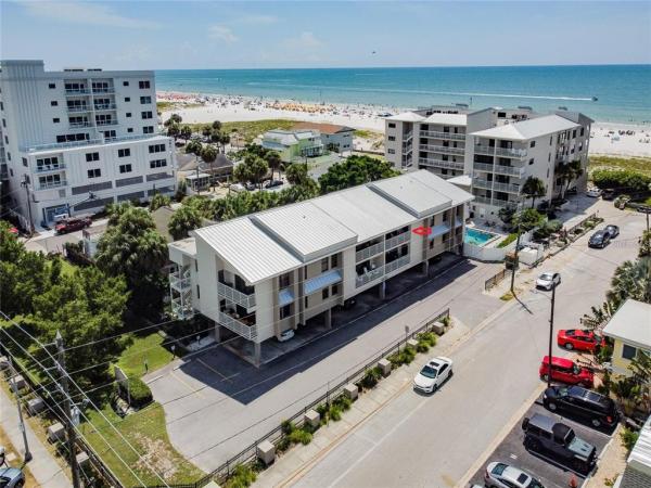 VILLAS OF CLEARWATER BEACH CONDO