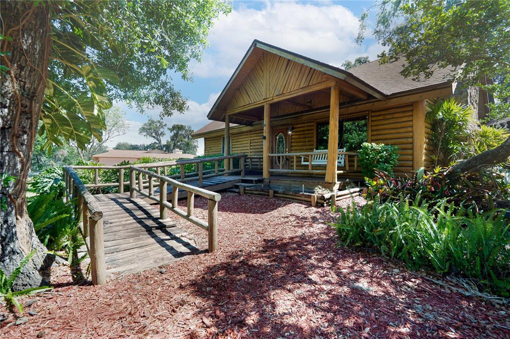 LYNN OAKS SUB UNIT - фото