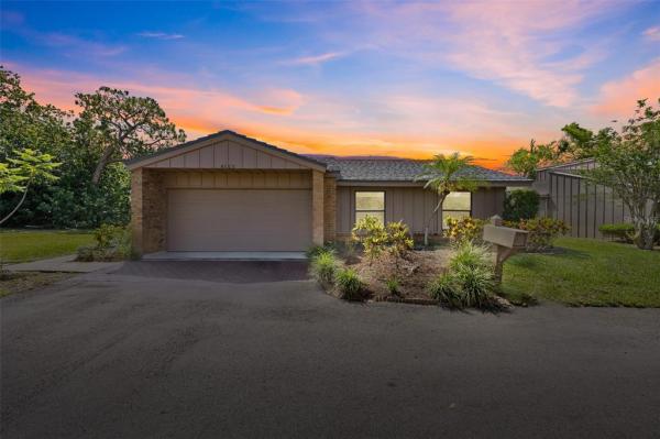 THE OAKS CONDOMINIUMS