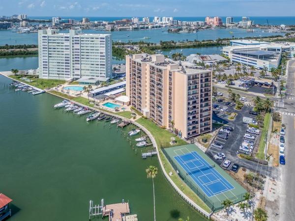 51 ISLAND WAY CONDO