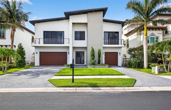 REDINGTON SHORES YACHT & TENNIS CLUB