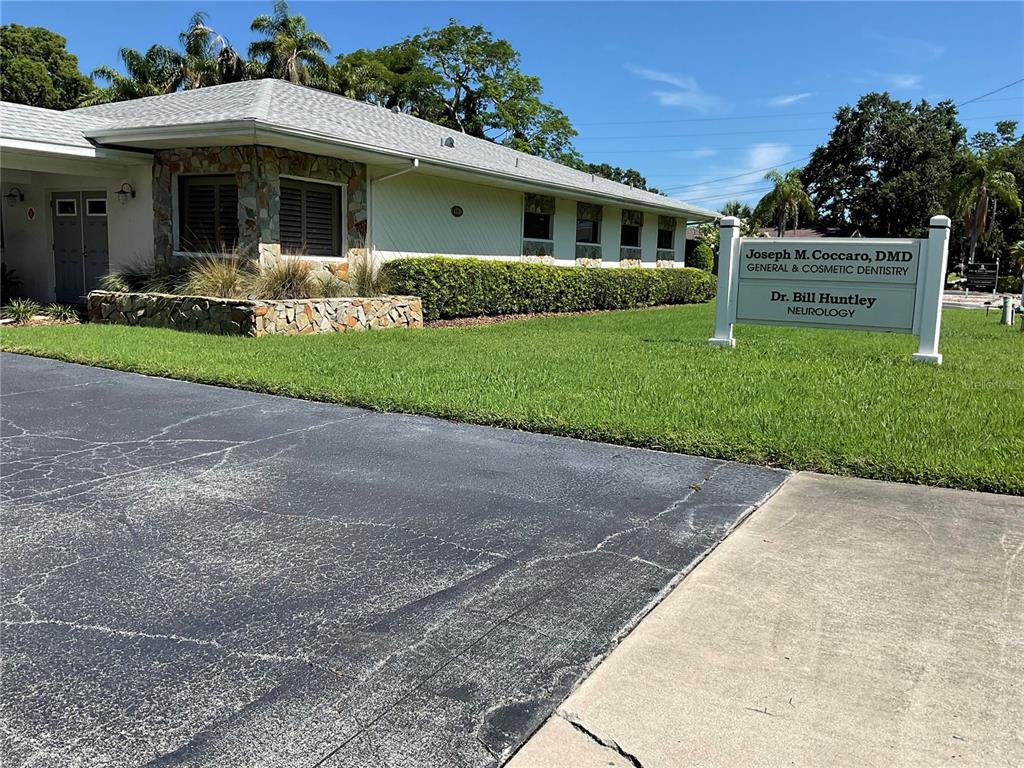 Commercial - фото