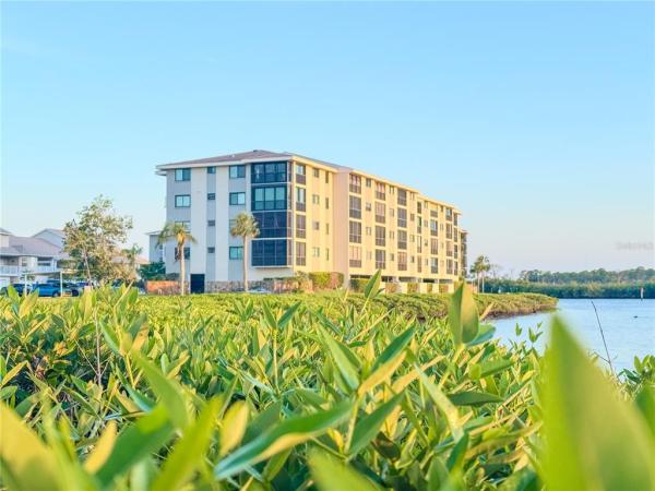 SAND PEBBLE POINTE CONDO 01 AMD 02