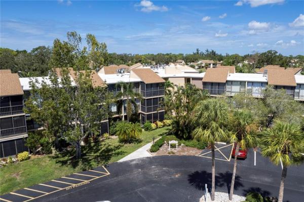 CARDINAL CONDO APTS