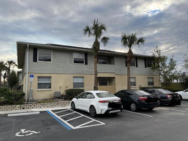 THE HAMPTONS AT BRANDON A CONDO