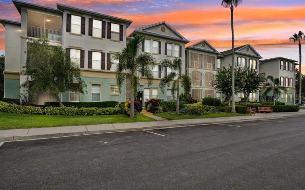 LAKESIDE/LKS/WINDERMERE PH 10