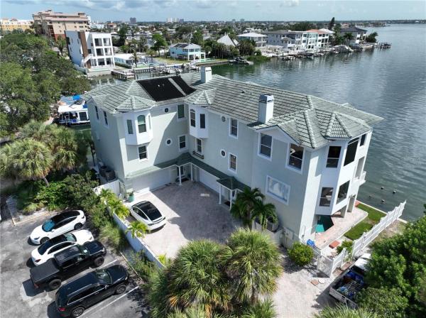 TWIN VILLAS AT ST PETE BEACH